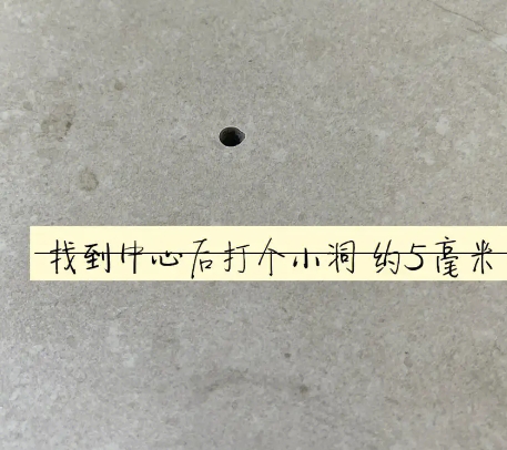 巴马瓷砖空鼓维修公司专业解答在瓷砖铺贴过程中，如果砂料搅拌不均匀，将会带来以下问题